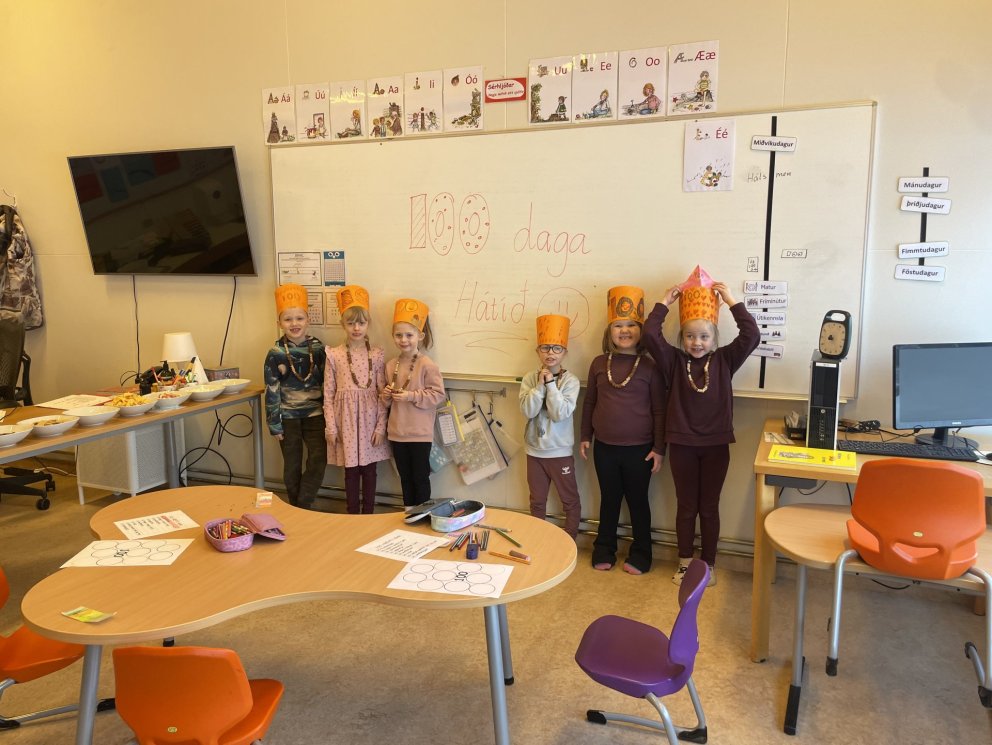 100 daga hátíð 1. bekkjar í dag