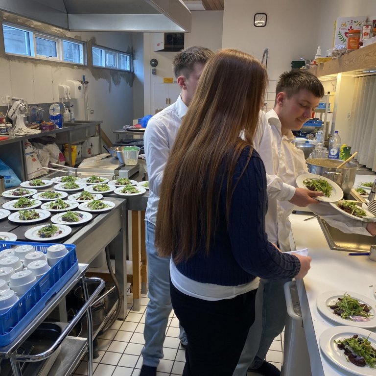 Veisla hjá 10. bekk